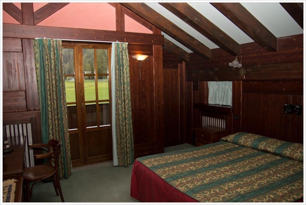 Hotel California Champoluc Exterior photo