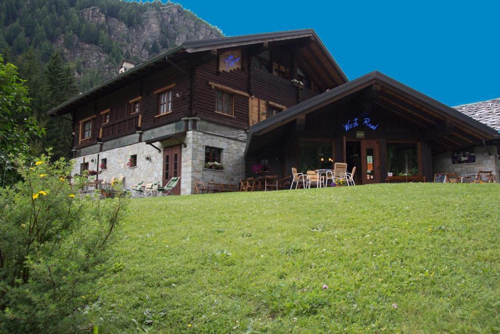 Hotel California Champoluc Exterior photo